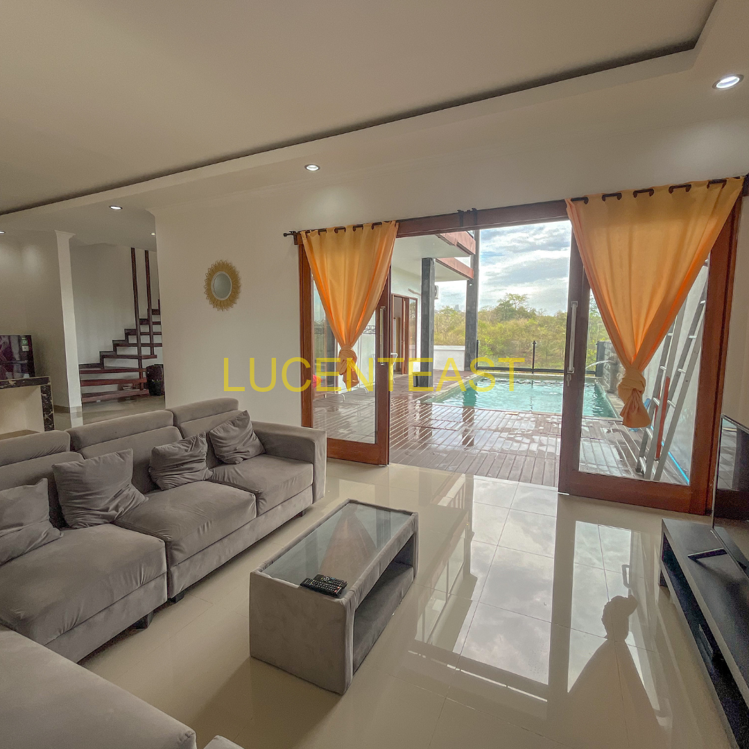 Beautiful freehold hill view villa
