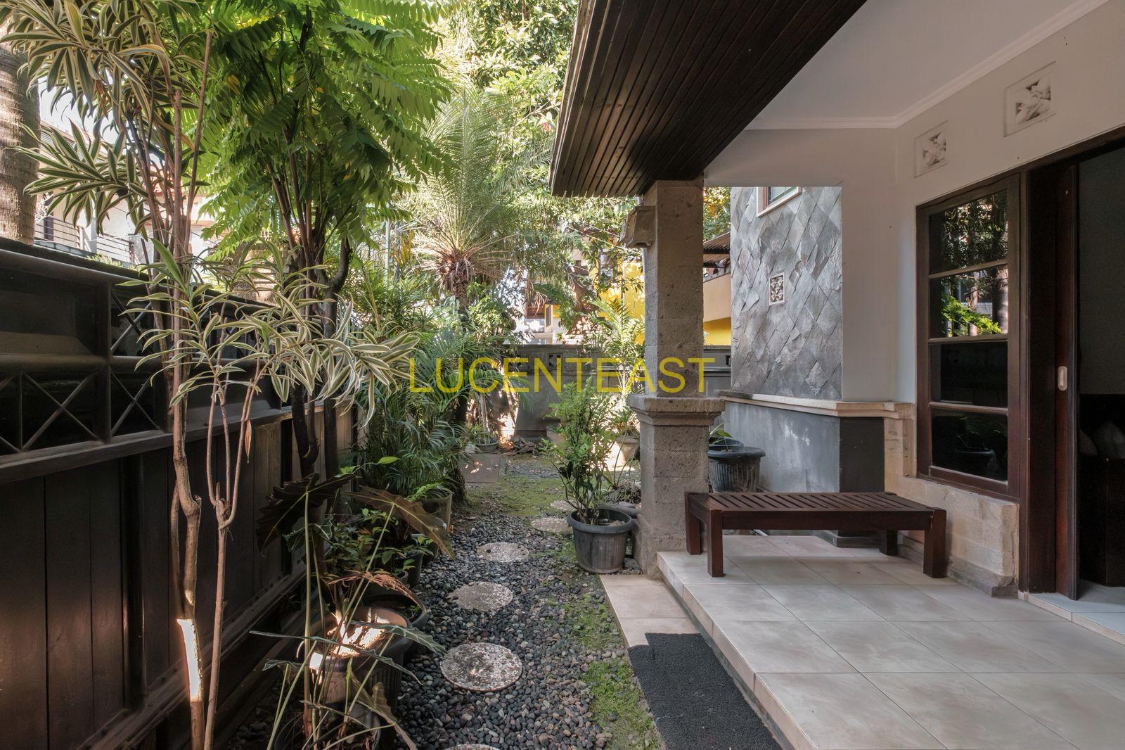 JUAL RUMAH MEWAH RENON