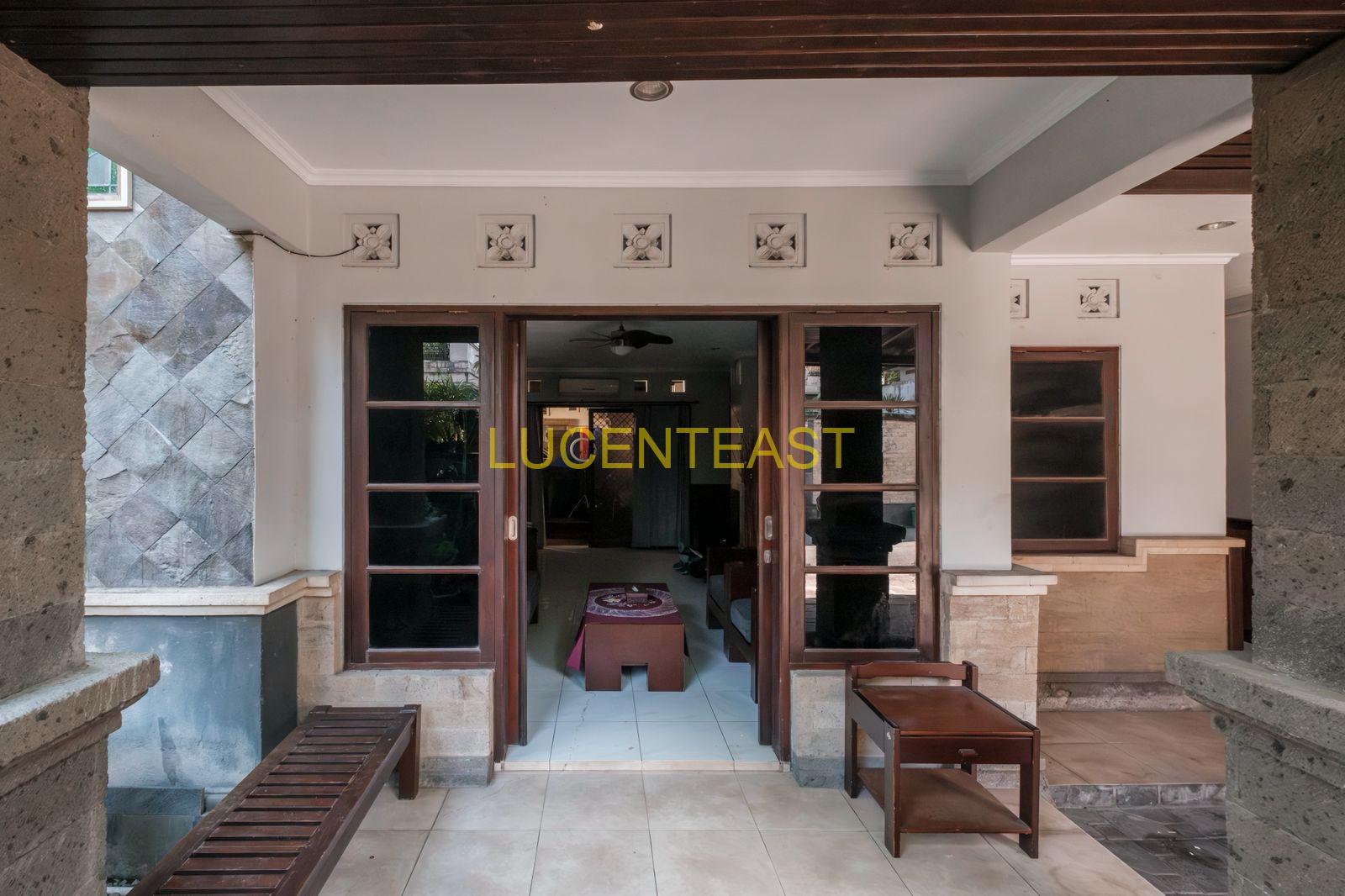JUAL RUMAH MEWAH RENON