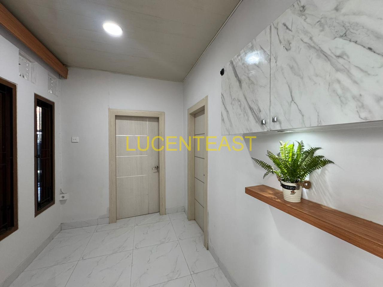 JUAL RUMAH AKASIA HAYAM WURUK