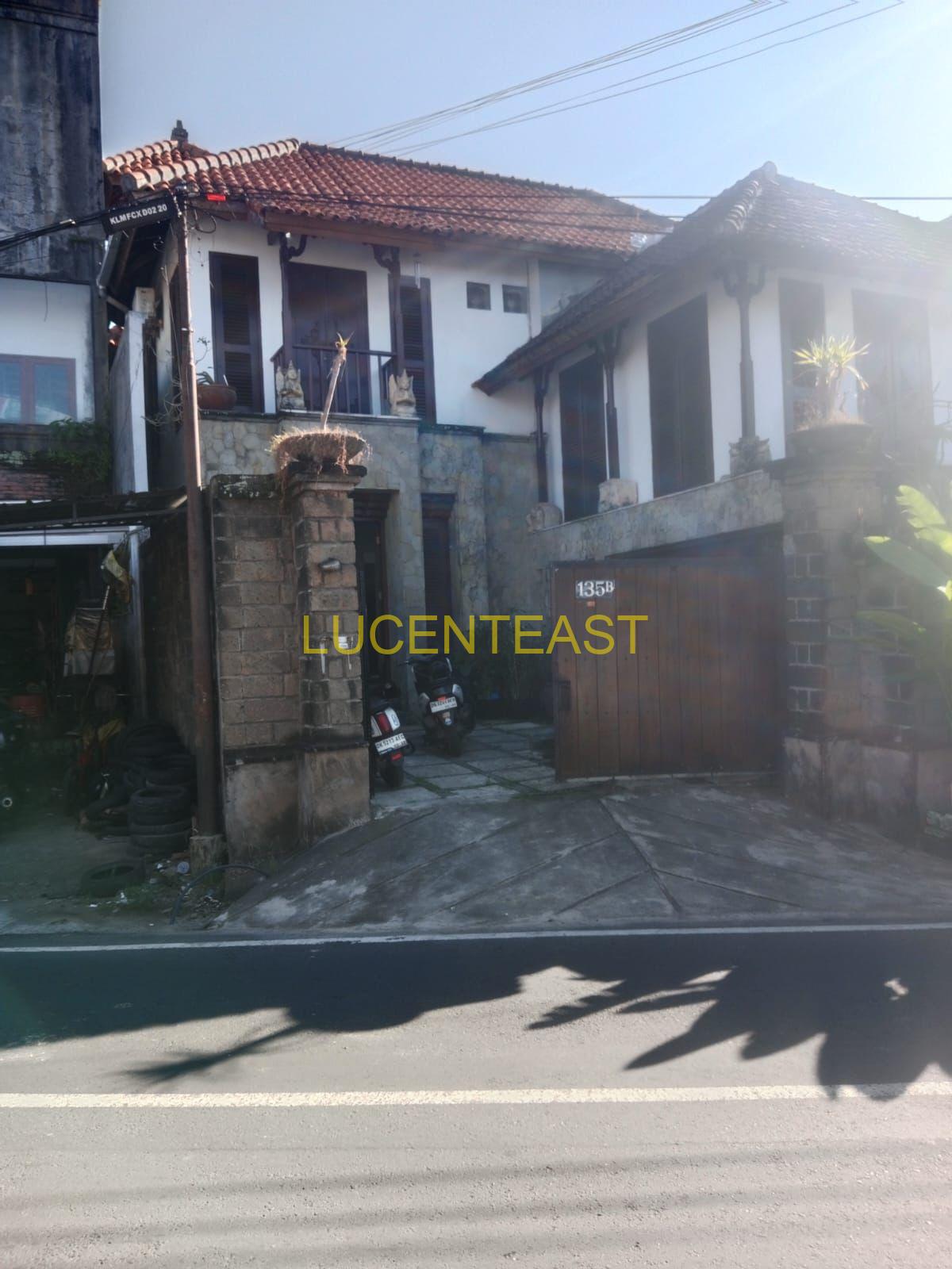 JUAL VILLA JALAN UTAMA SEDAP MALEM