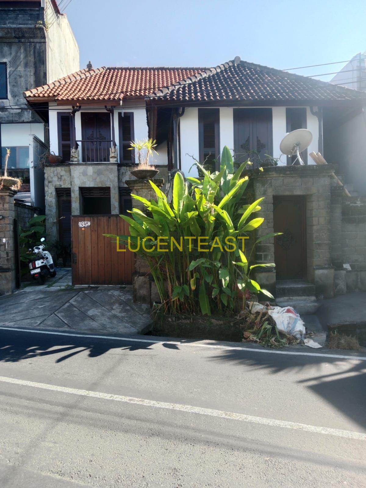 JUAL VILLA JALAN UTAMA SEDAP MALEM