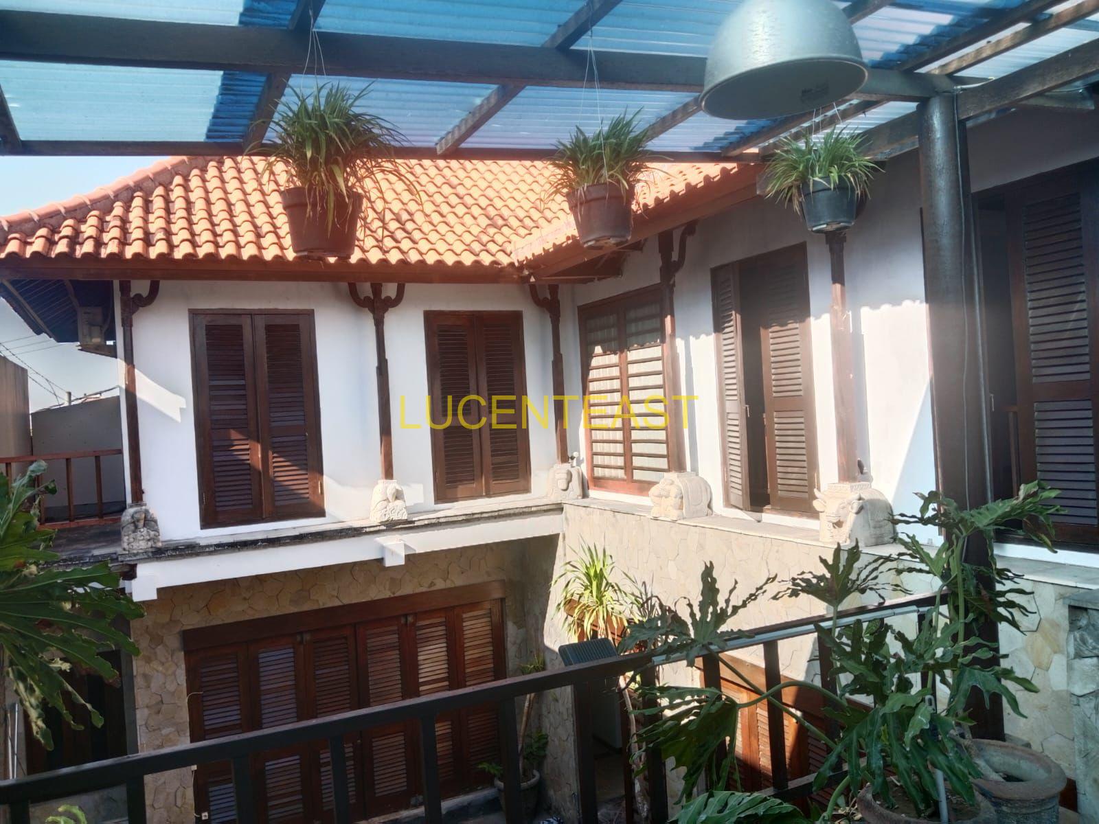 JUAL VILLA JALAN UTAMA SEDAP MALEM