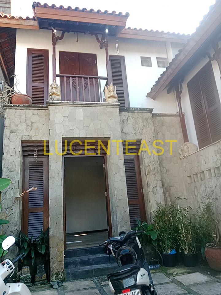 JUAL VILLA JALAN UTAMA SEDAP MALEM