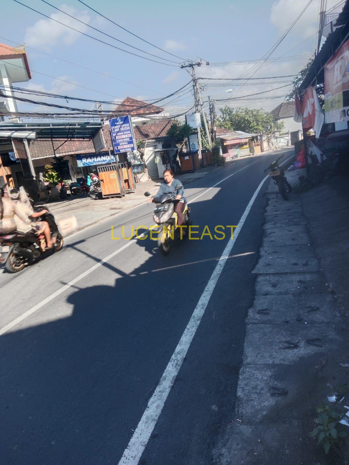 JUAL VILLA JALAN UTAMA SEDAP MALEM