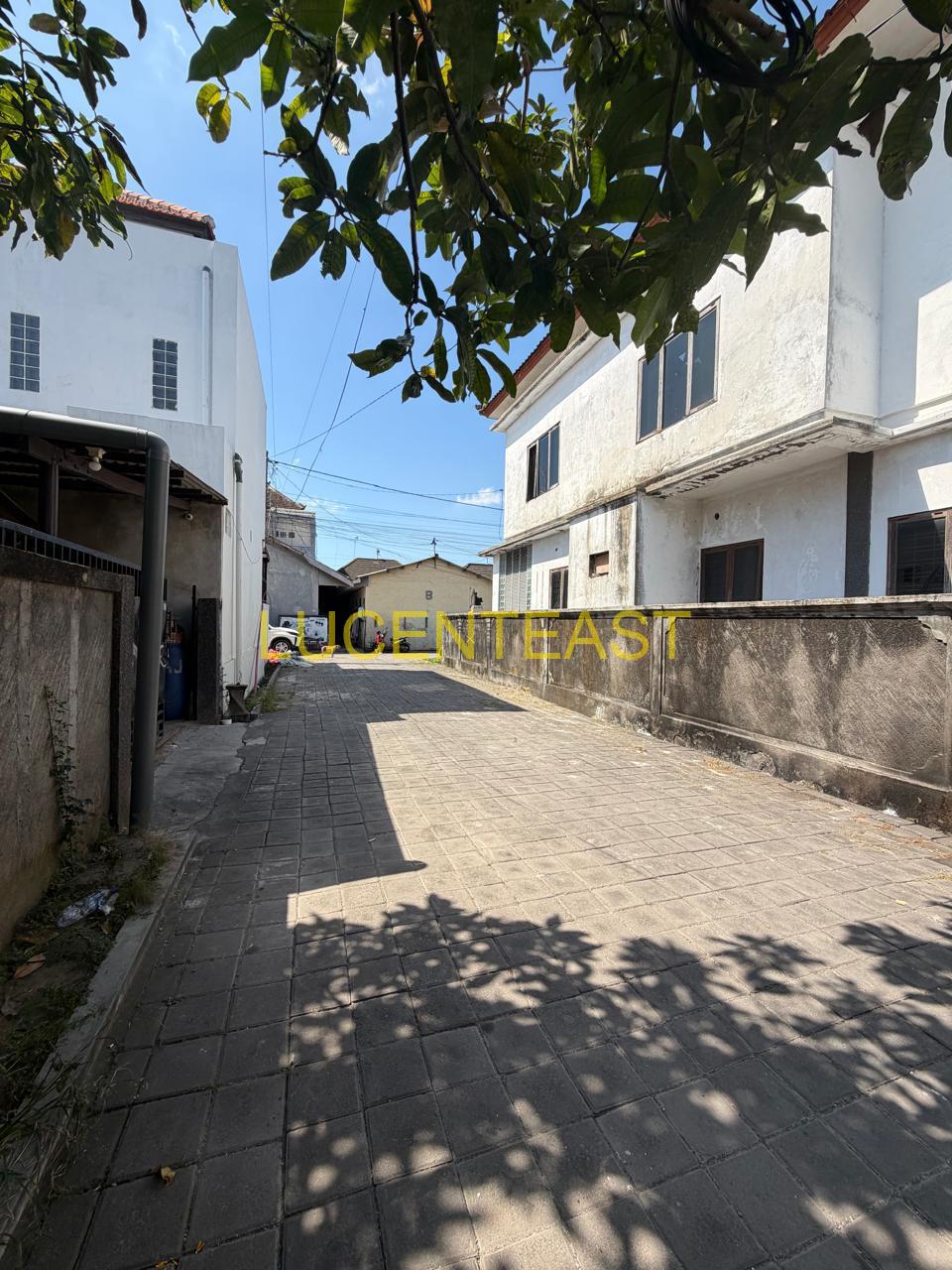JUAL TANAH PLUS BANGUNAN SESETAN