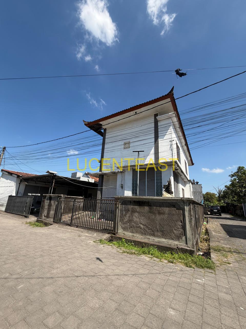 JUAL TANAH PLUS BANGUNAN SESETAN