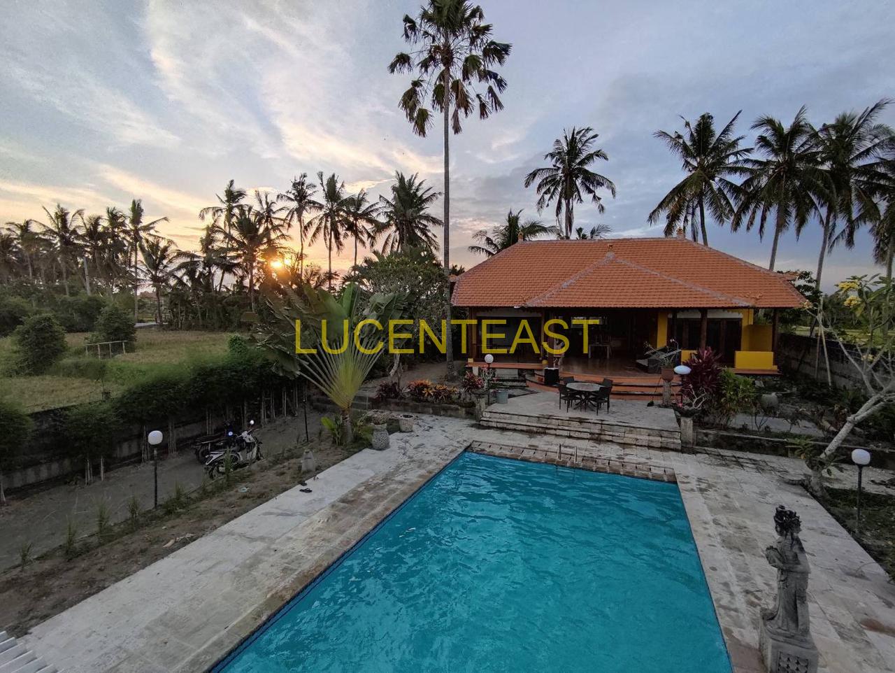 JUAL VILLA BESAR LOKASI PANTAI PURNAMA GIANYAR