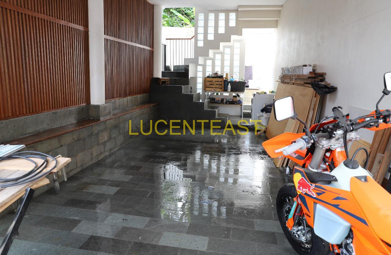 DIJUAL VILLA LOKASI KEROBOKAN