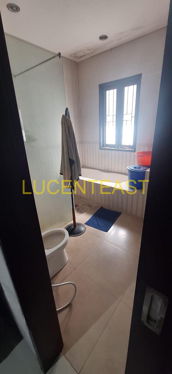DIJUAL RUMAH LOKASI PREMIUM RENON