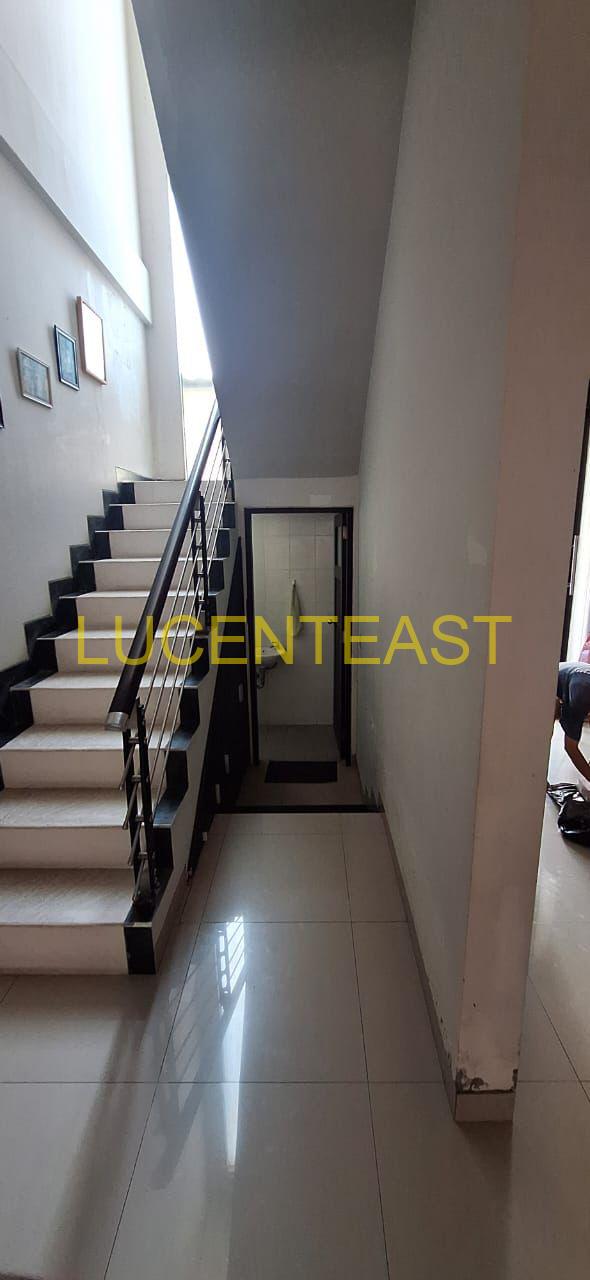 DIJUAL RUMAH LOKASI PREMIUM RENON