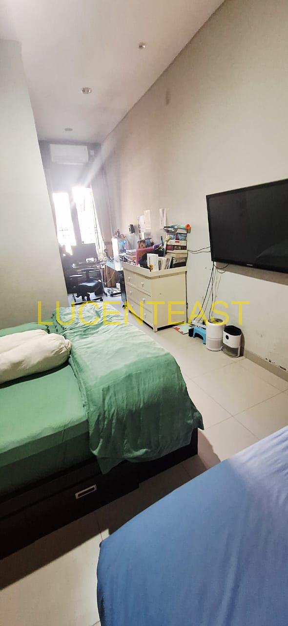 DIJUAL RUMAH LOKASI PREMIUM RENON