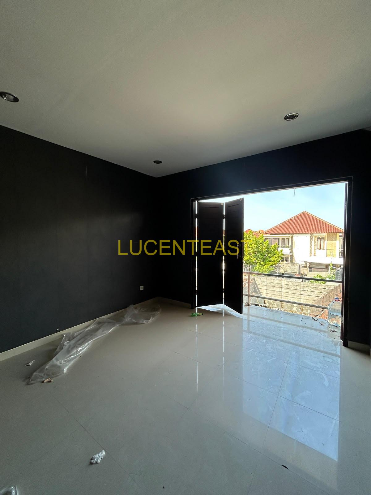 JUAL RUMAH JANTUNG KOTA RENON