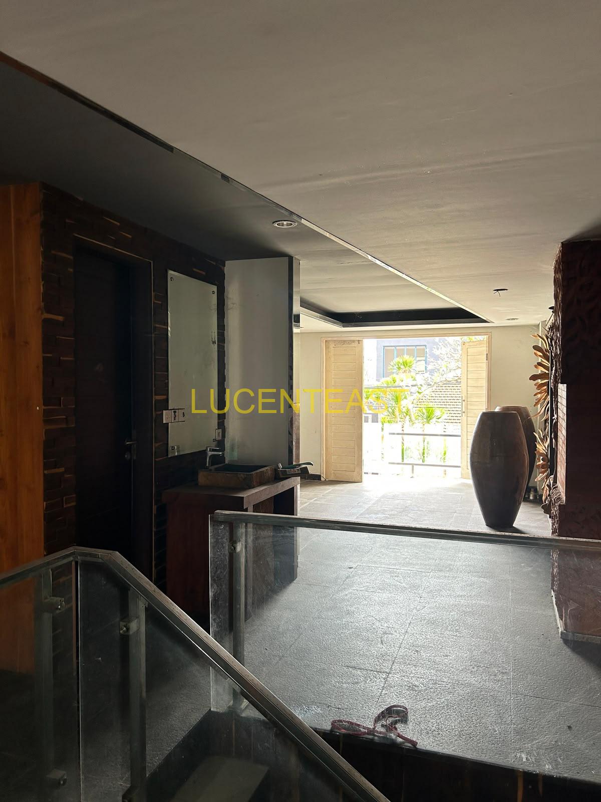 JUAL RUMAH JANTUNG KOTA RENON