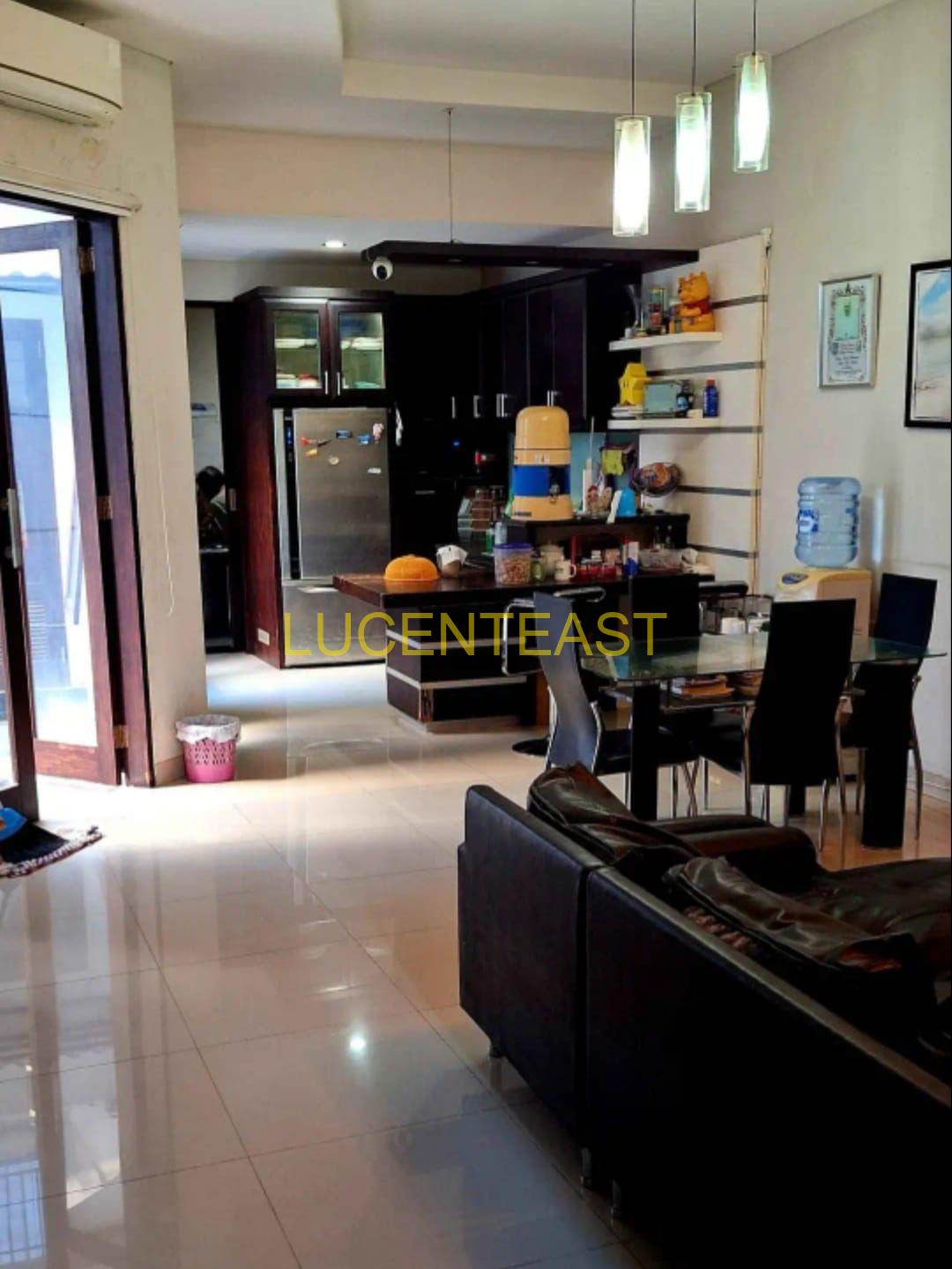 DIJUAL RUMAH  LOKASI PREMIUM RENON