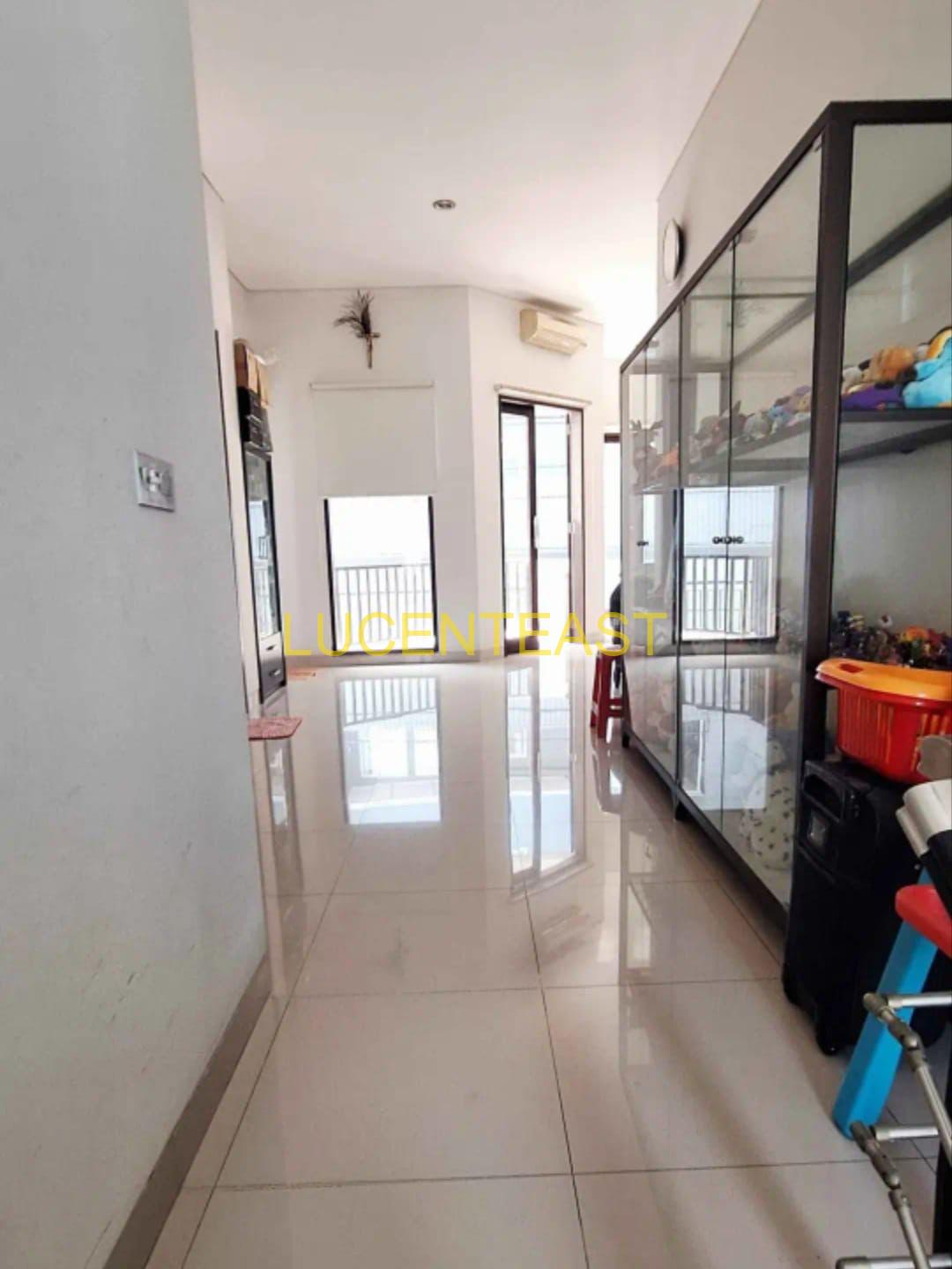 DIJUAL RUMAH  LOKASI PREMIUM RENON