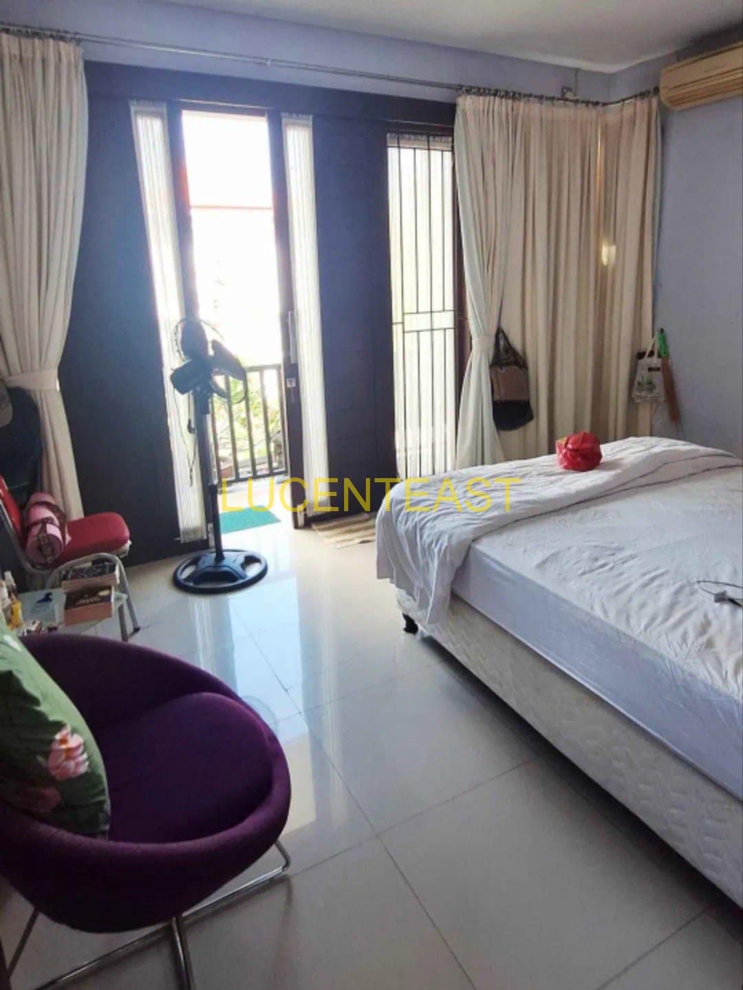 DIJUAL RUMAH  LOKASI PREMIUM RENON