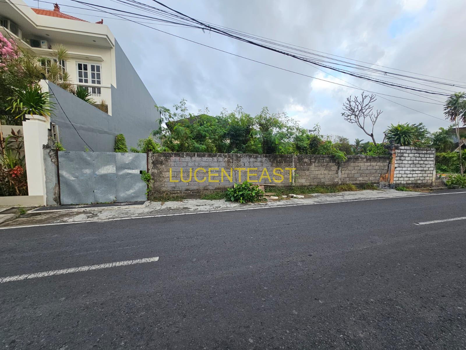 DIJUAL TANAH DI JALAN UTAMA KEROBOKAN