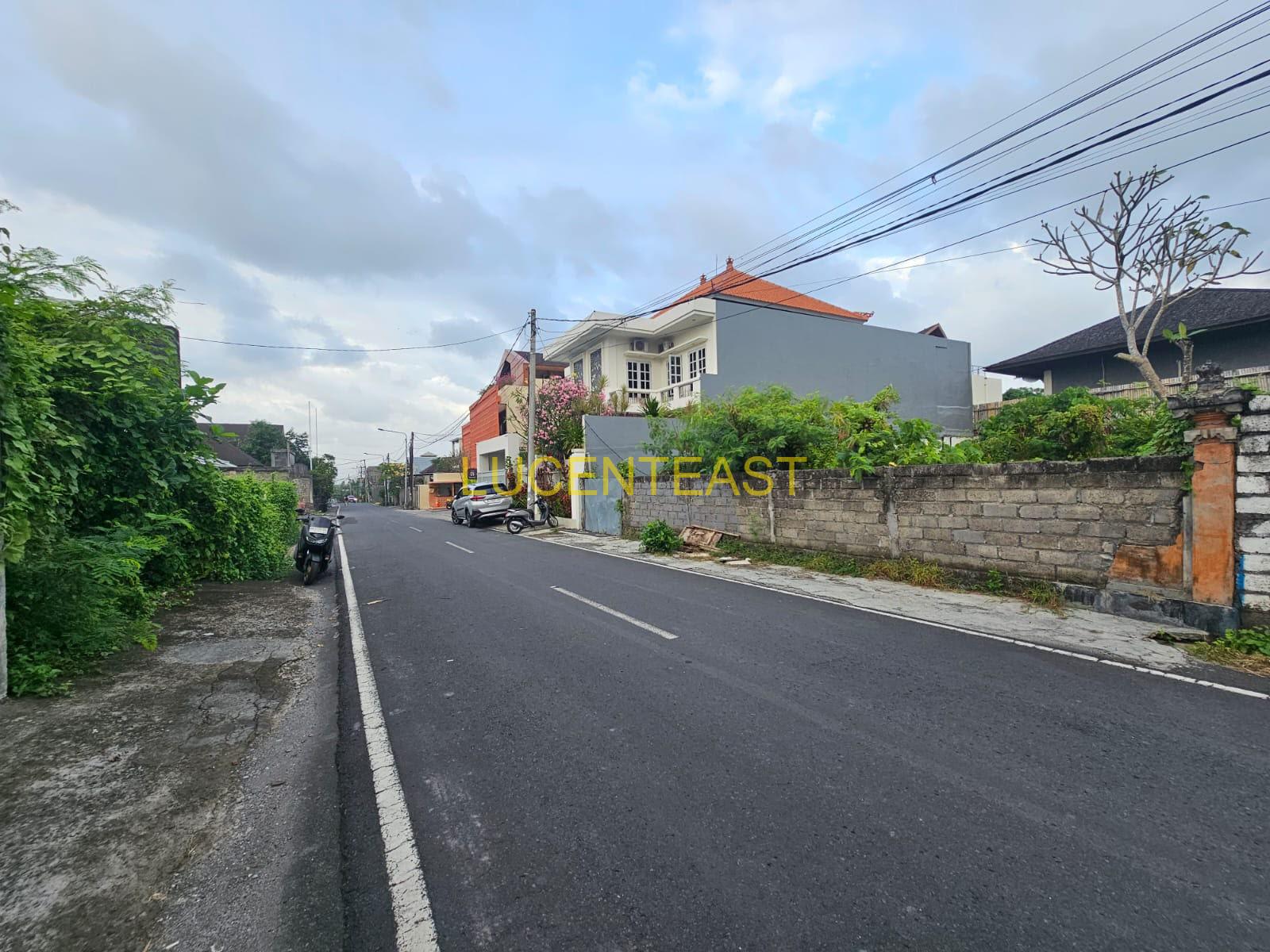 DIJUAL TANAH DI JALAN UTAMA KEROBOKAN