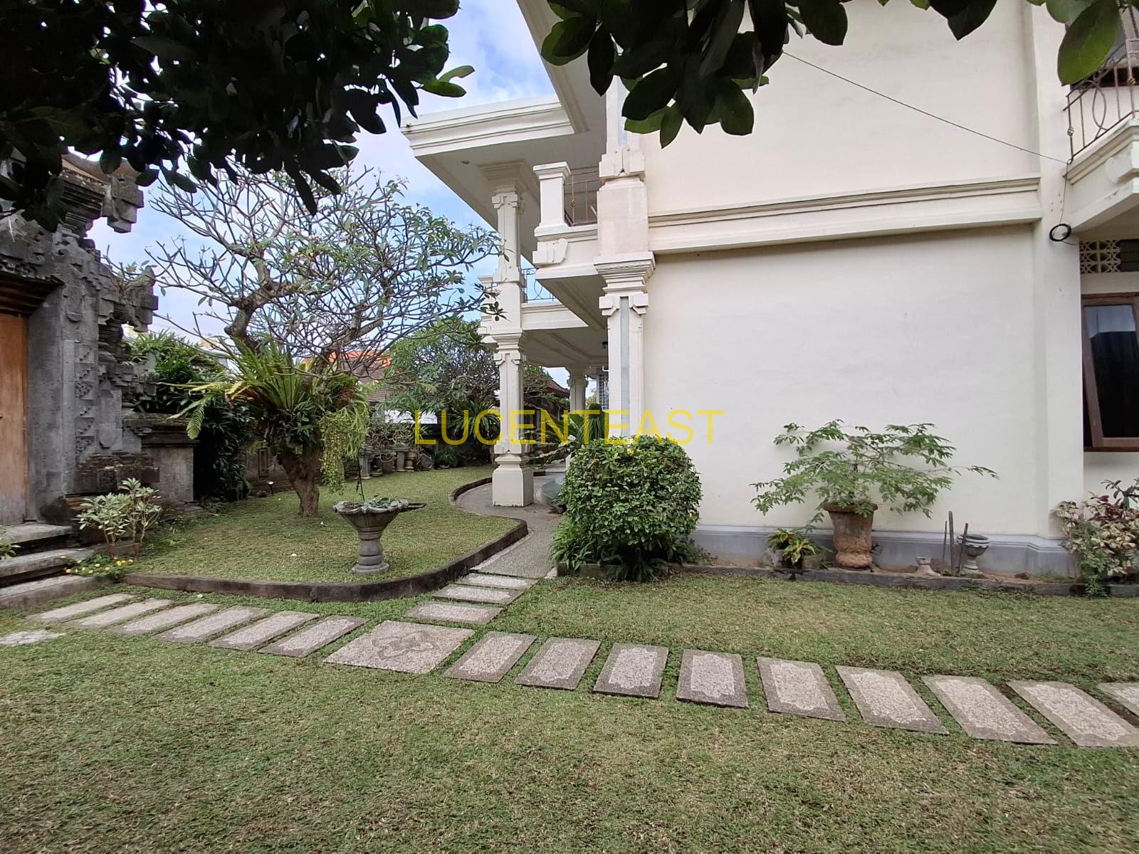 DIJUAL RUMAH MEWAH GATSU TIMUR