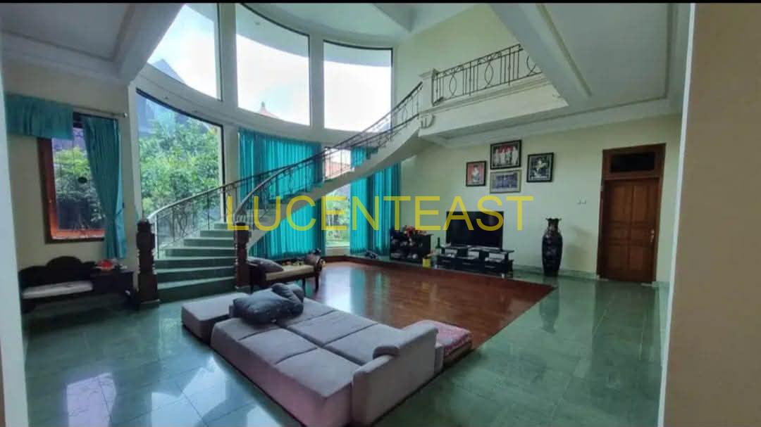 DIJUAL RUMAH MEWAH GATSU TIMUR