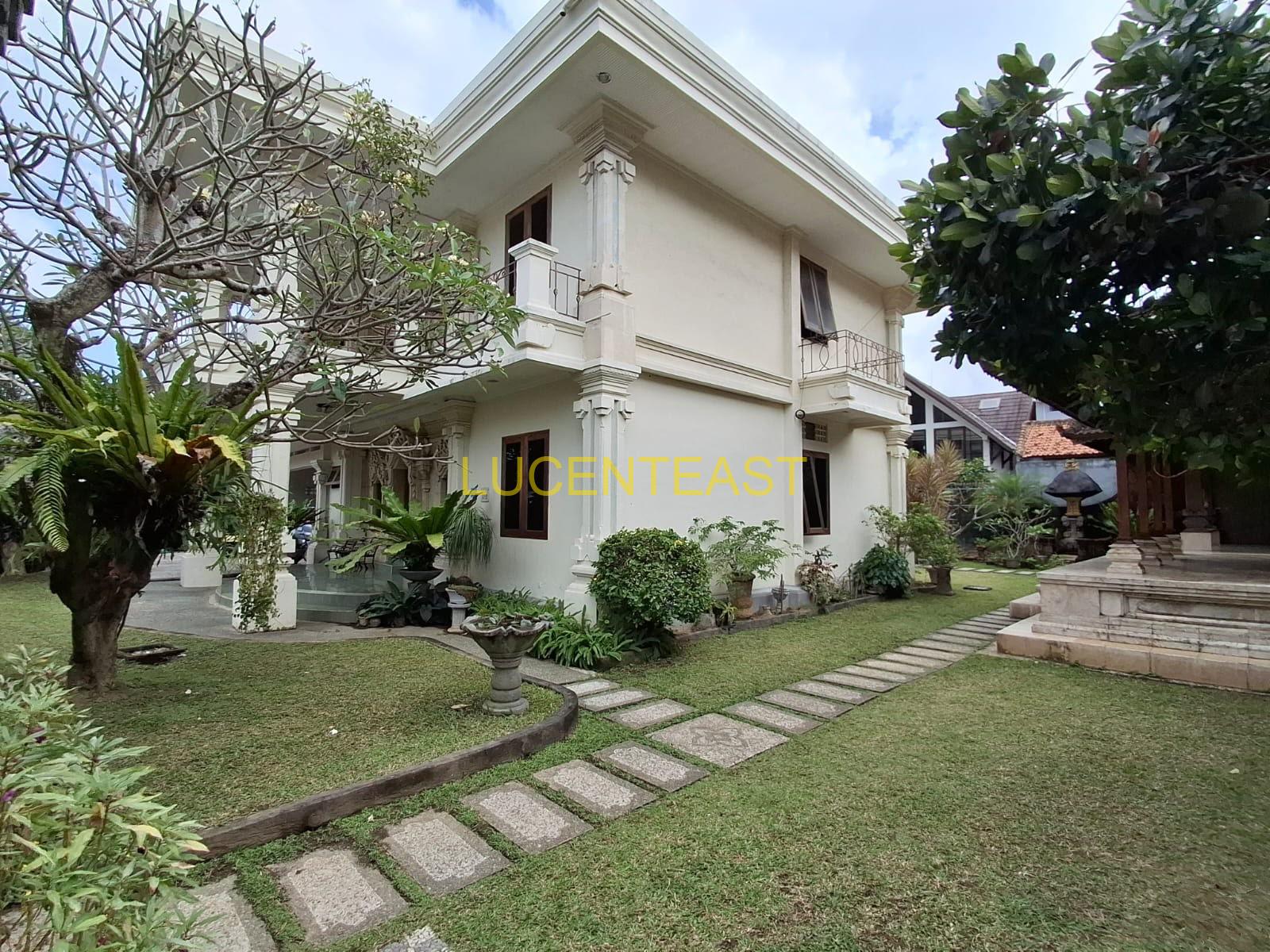 DIJUAL RUMAH MEWAH GATSU TIMUR