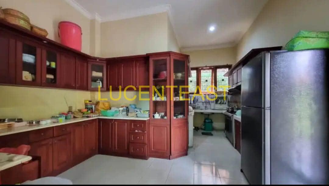 DIJUAL RUMAH MEWAH GATSU TIMUR