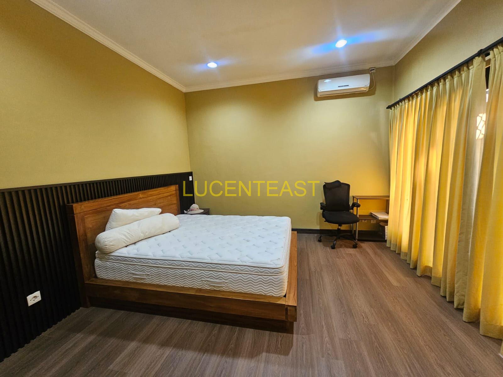 DIJUAL RUMAH MEWAH RENON