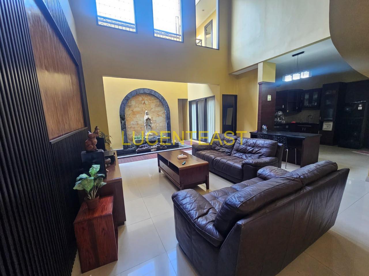 DIJUAL RUMAH MEWAH RENON