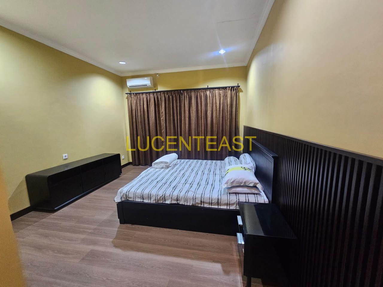 DIJUAL RUMAH MEWAH RENON