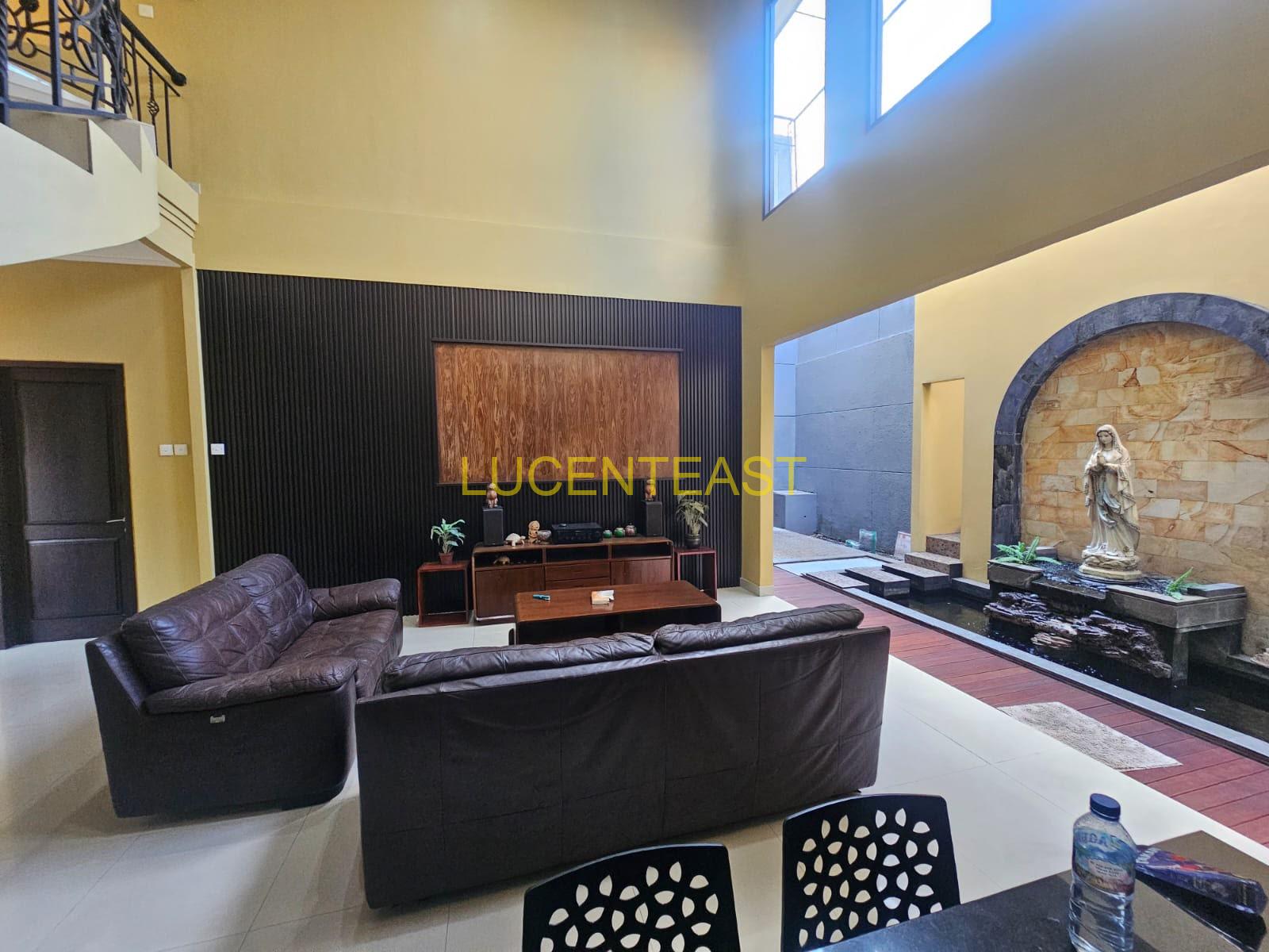 DIJUAL RUMAH MEWAH RENON