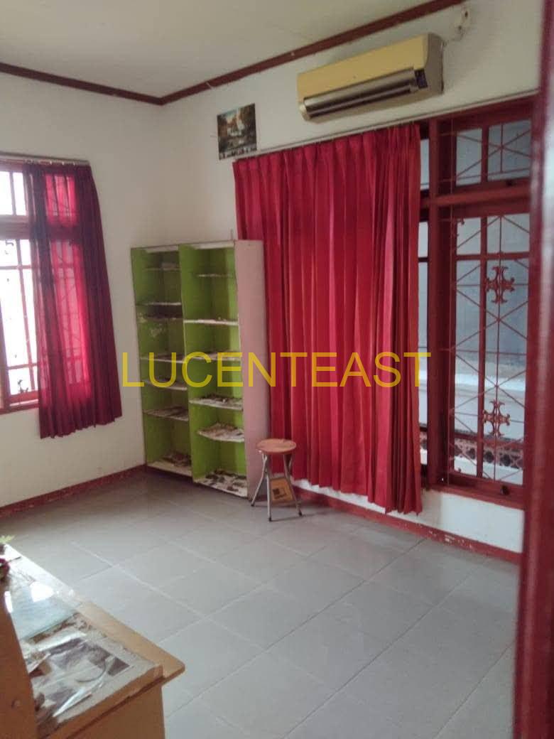 DIJUAL RUMAH 2 LANTAI LOKASI STRATEGIS SESETAN