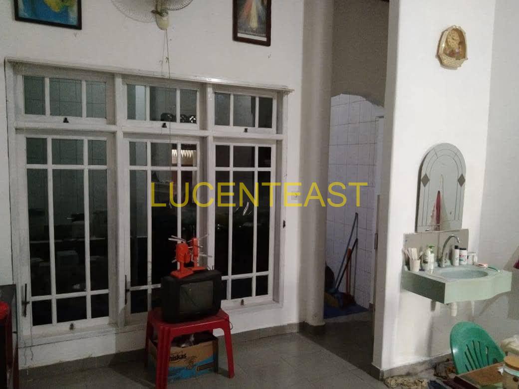 DIJUAL RUMAH 2 LANTAI LOKASI STRATEGIS SESETAN