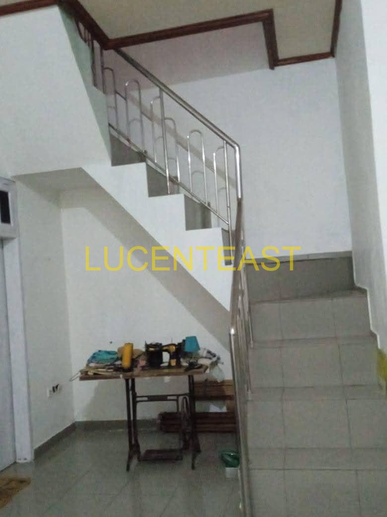 DIJUAL RUMAH 2 LANTAI LOKASI STRATEGIS SESETAN