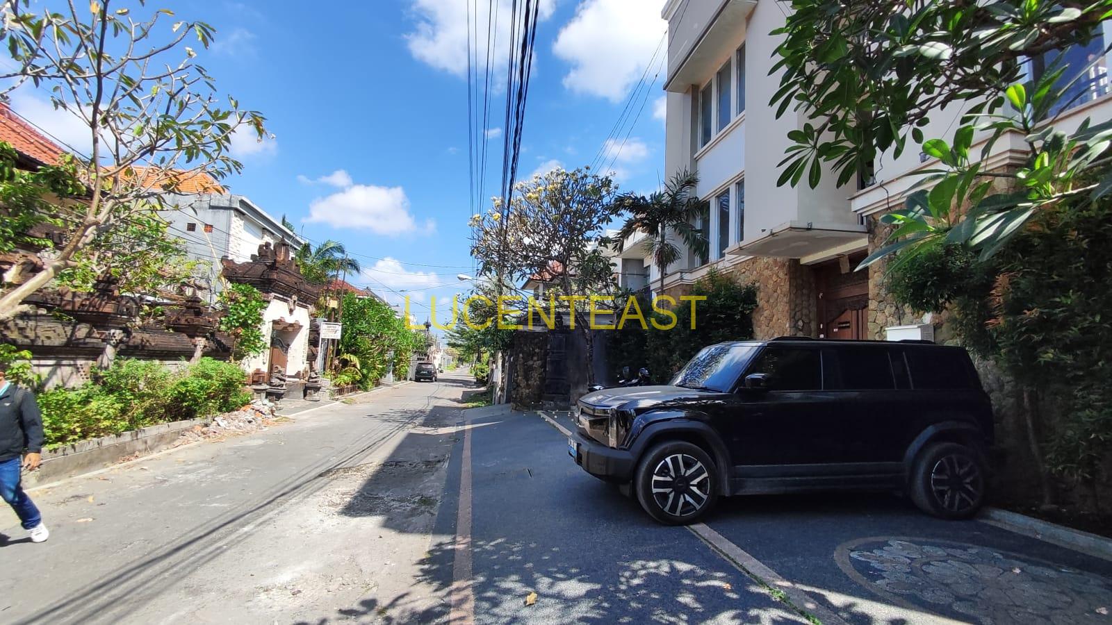 DIJUAL GEDUNG KOST LOKASI STARTEGIS RENON
