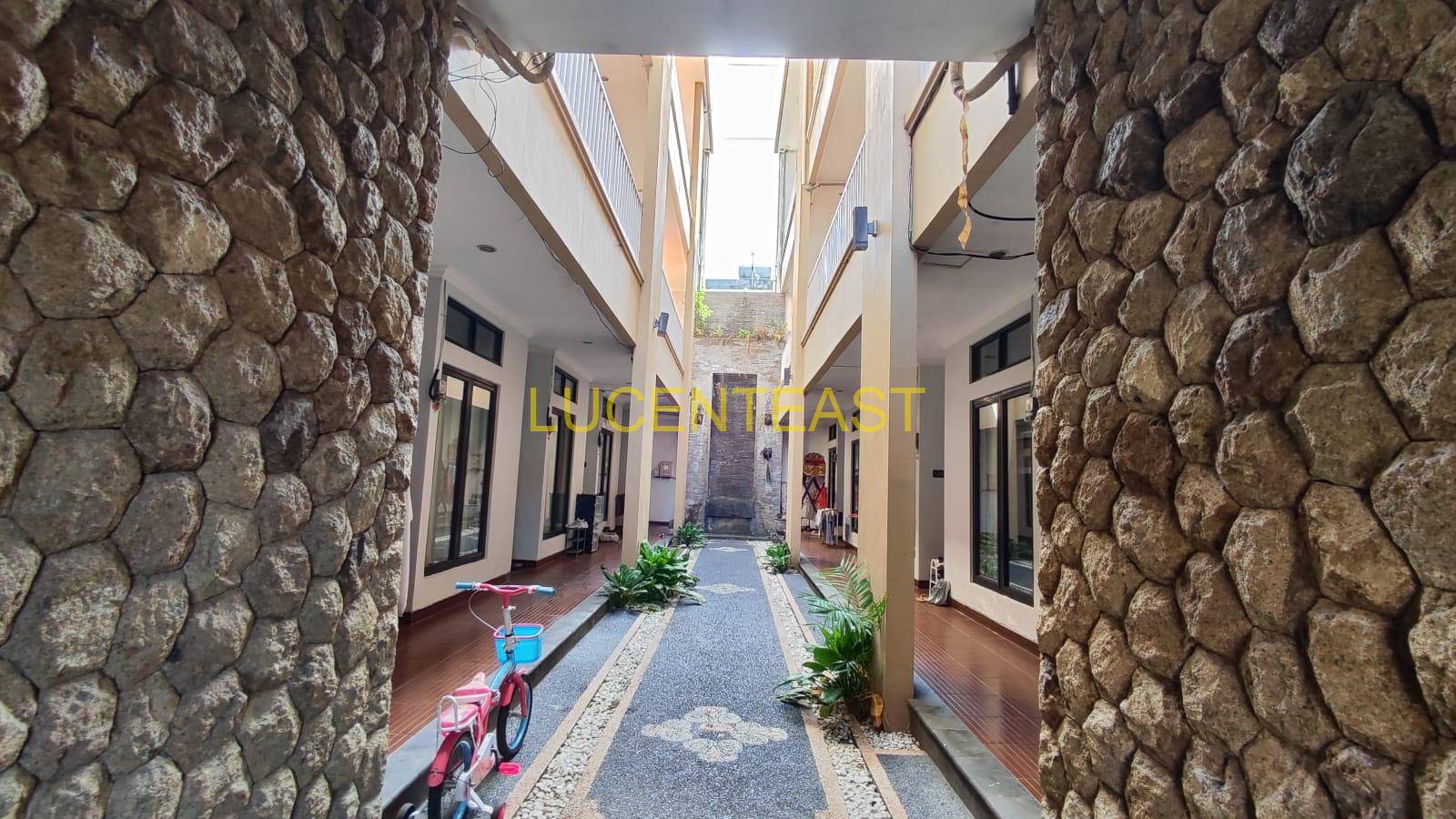 DIJUAL GEDUNG KOST LOKASI STARTEGIS RENON