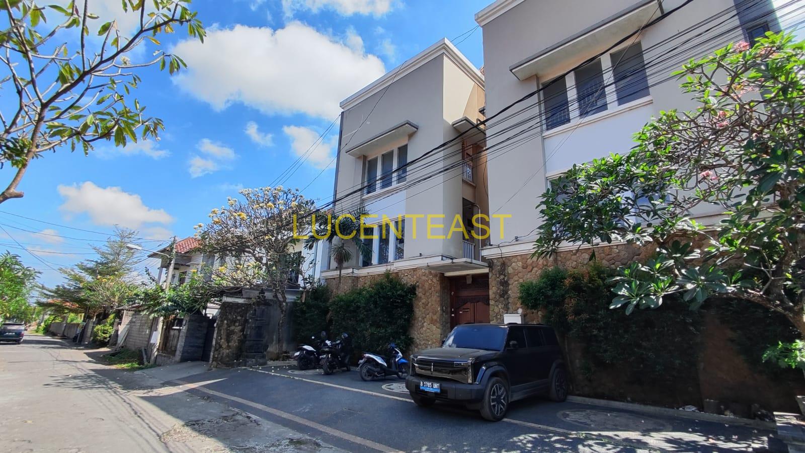 DIJUAL GEDUNG KOST LOKASI STARTEGIS RENON