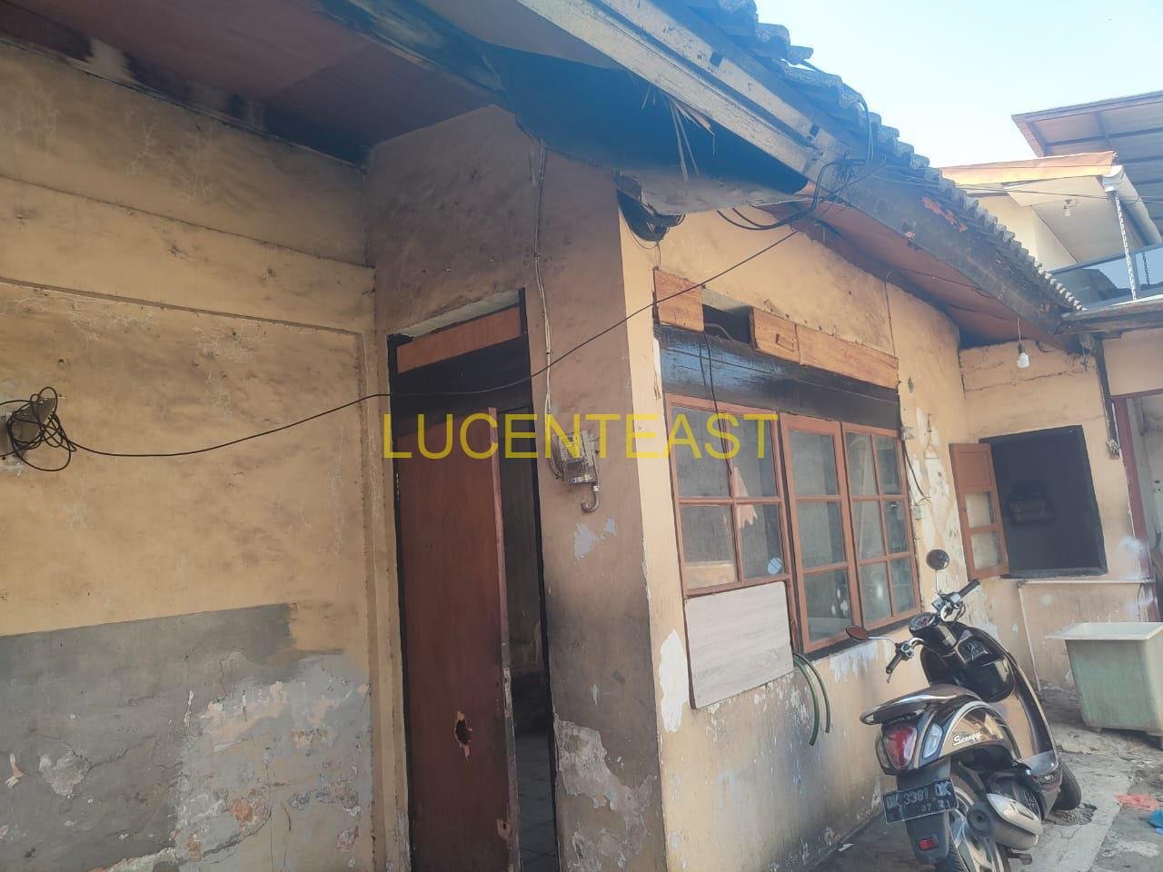 JUAL TANAH BONUS RUMAH TUA SESETAN