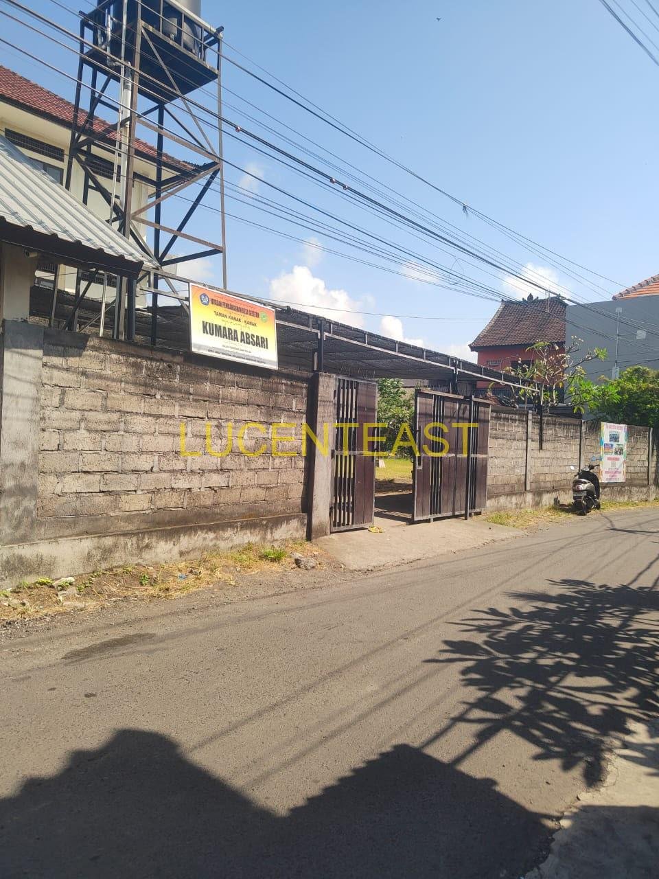 JUAL TANAH BONUS RUMAH TUA SESETAN