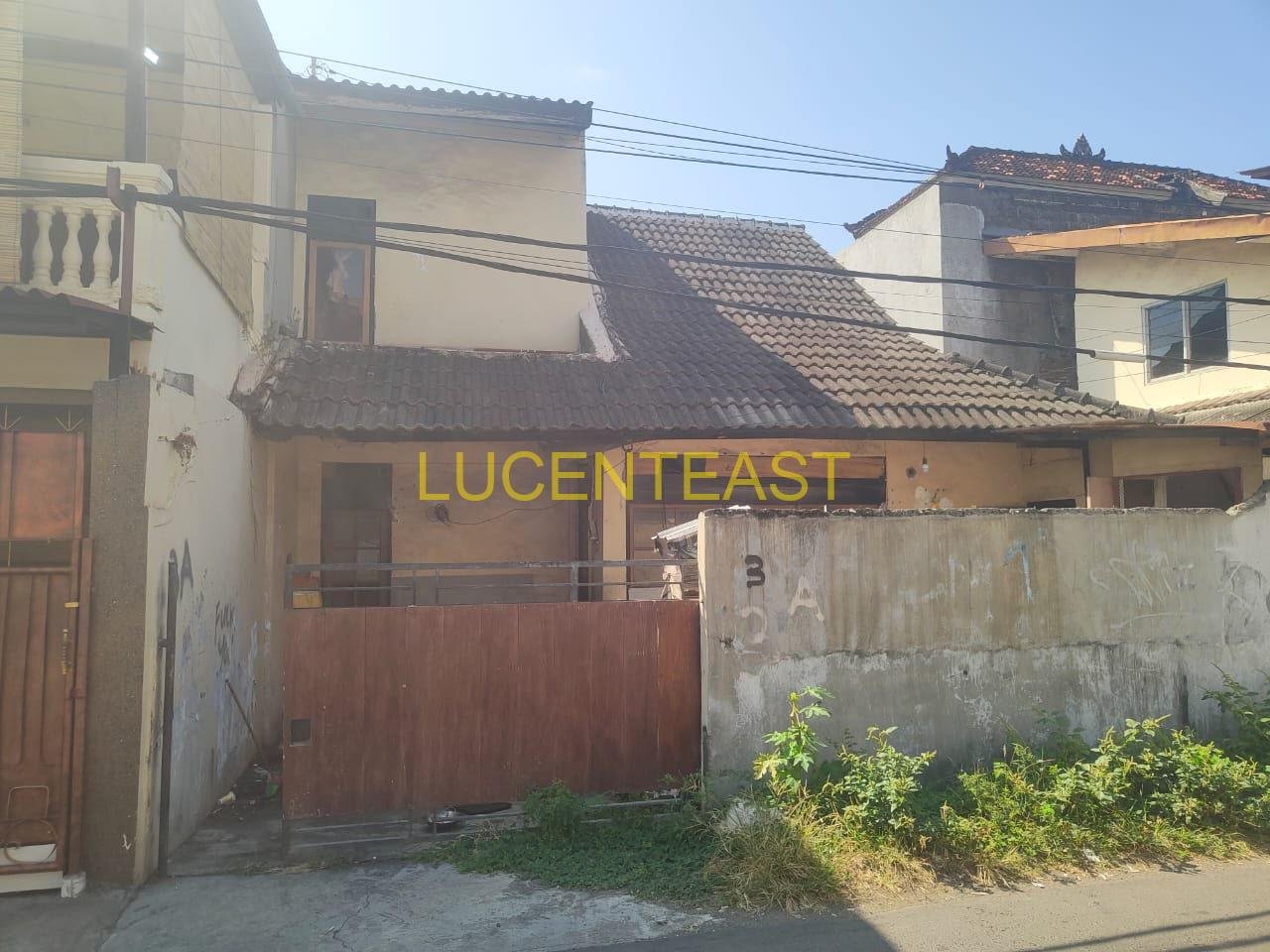 JUAL TANAH BONUS RUMAH TUA SESETAN
