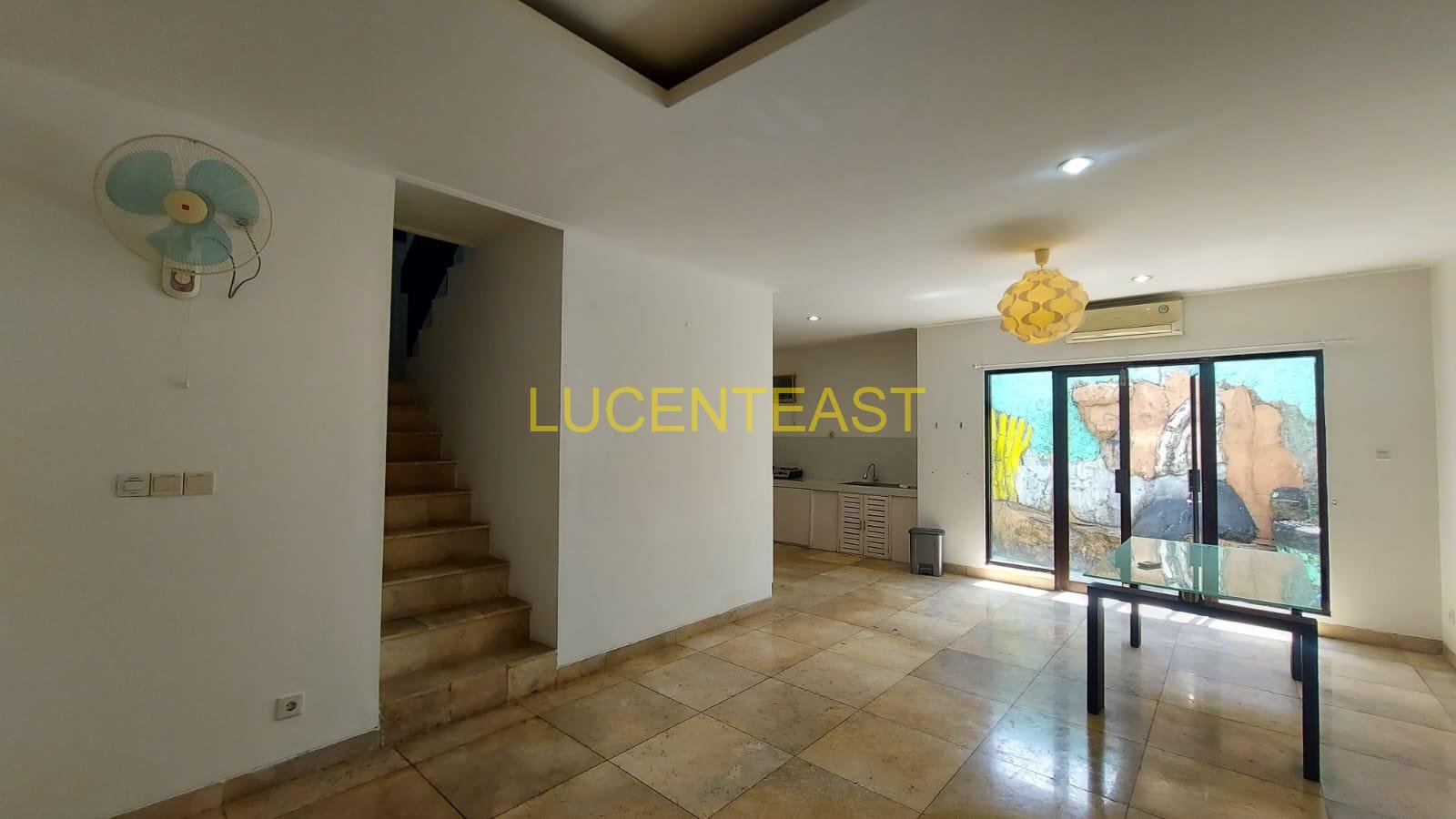 DIJUAL RUMAH LOKASI ELITE KEROBOKAN