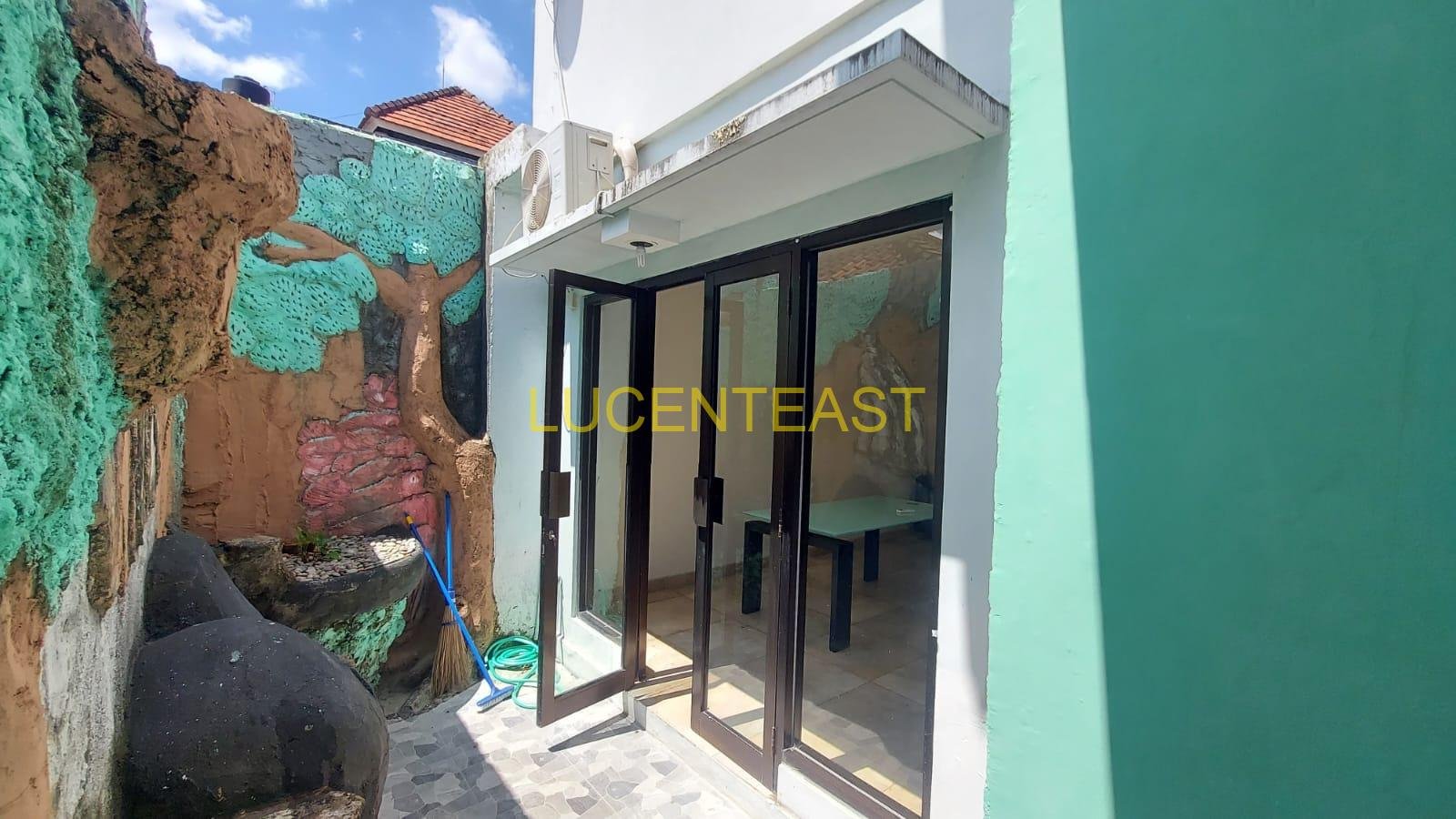 DIJUAL RUMAH LOKASI ELITE KEROBOKAN