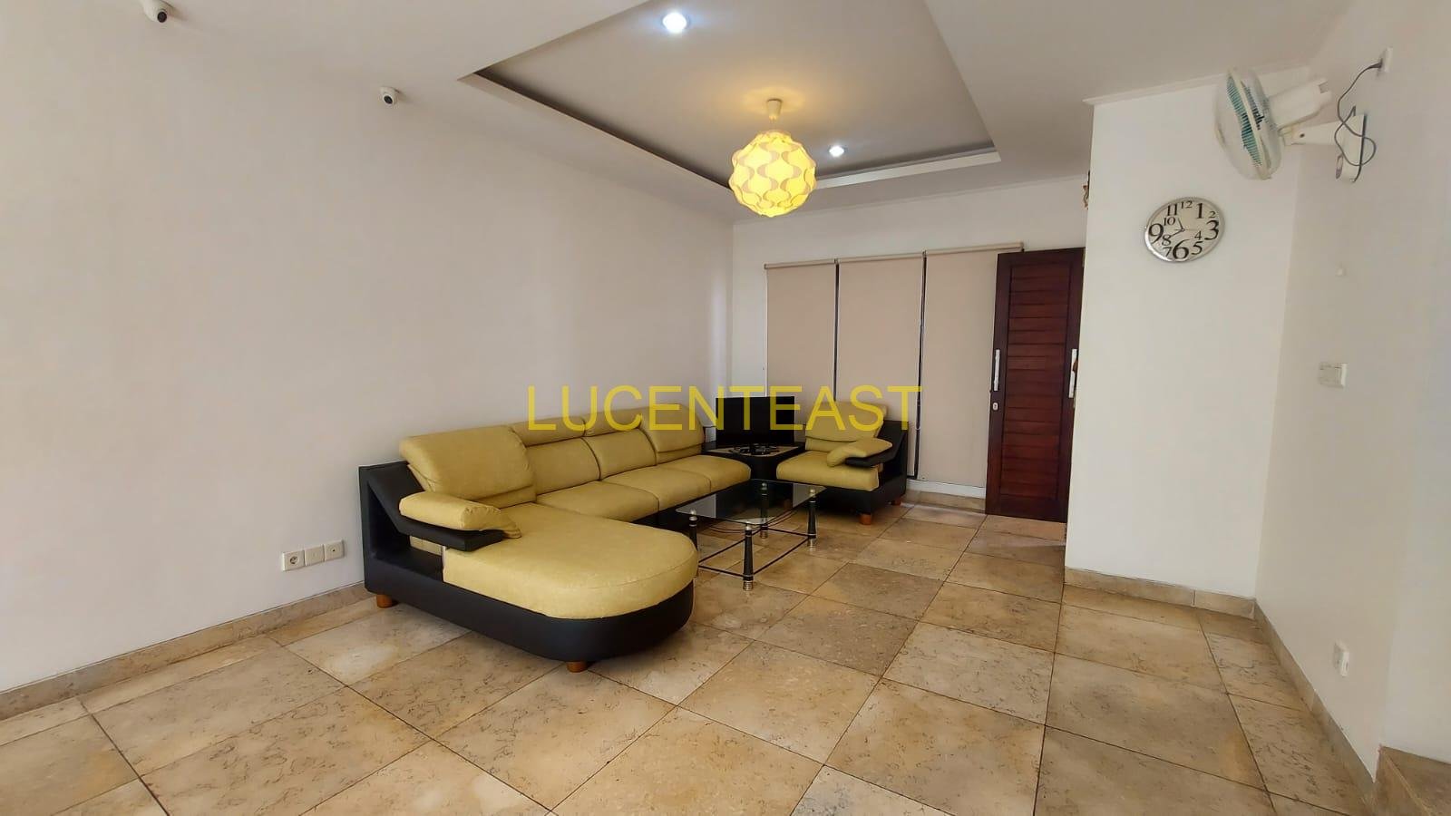 DIJUAL RUMAH LOKASI ELITE KEROBOKAN