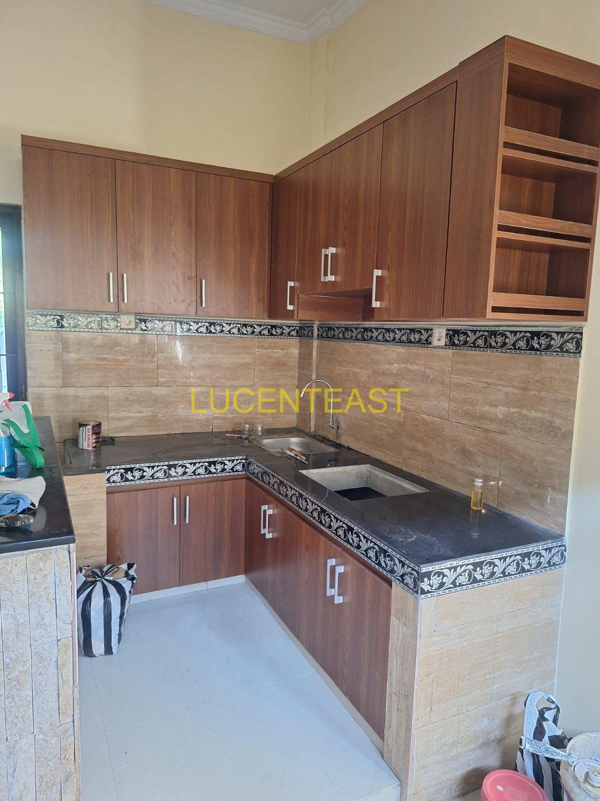 JUAL RUMAH 2 LANTAI GIANYAR