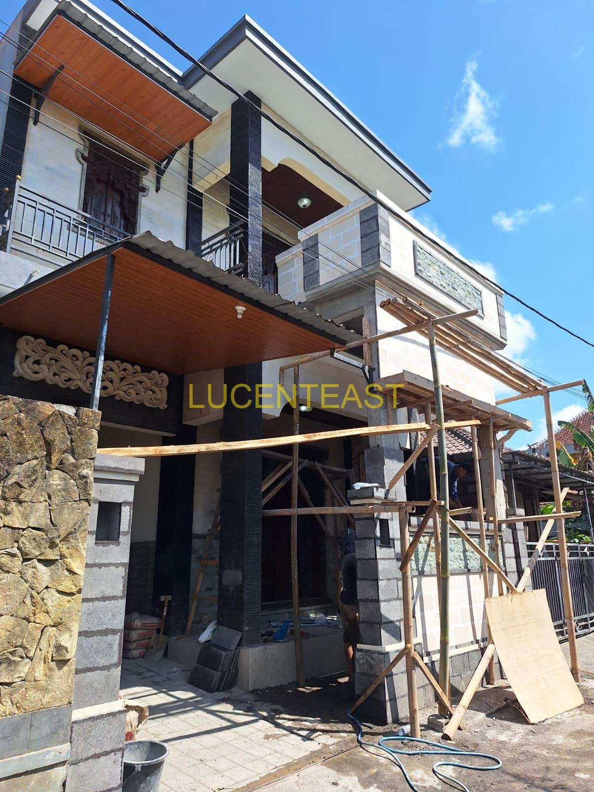 JUAL RUMAH 2 LANTAI GIANYAR