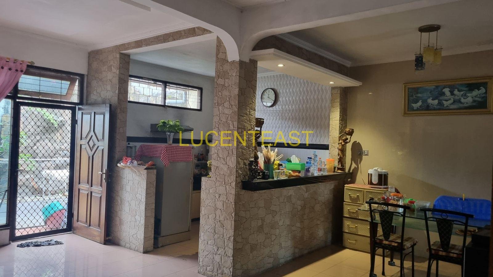 JUAL RUMAH LOKASI STARTEGIS RENON