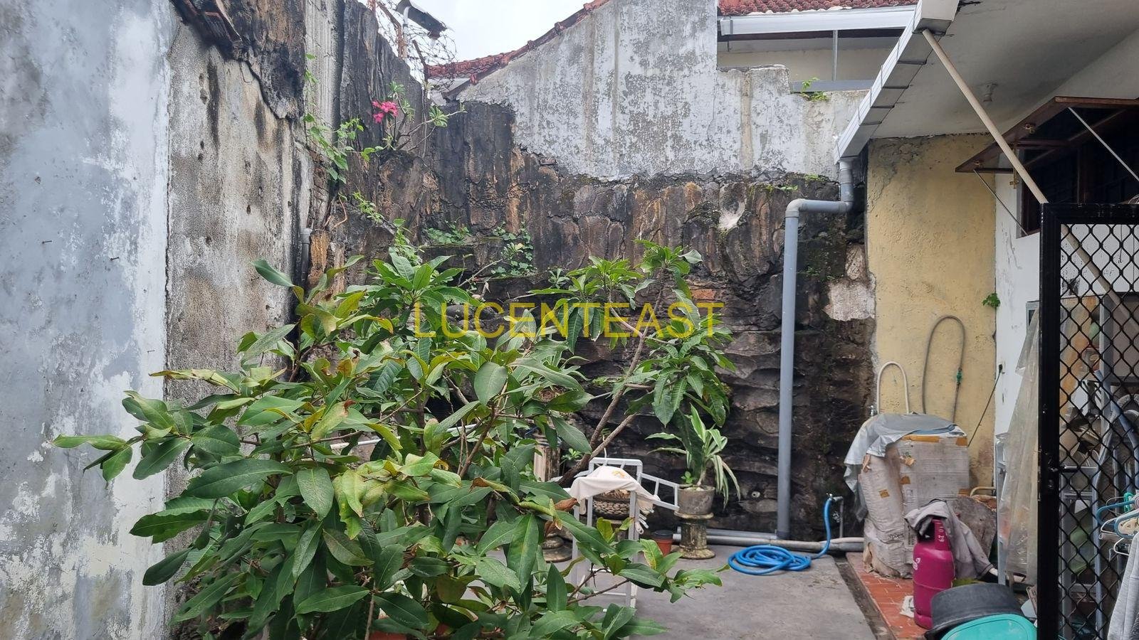 JUAL RUMAH LOKASI STARTEGIS RENON