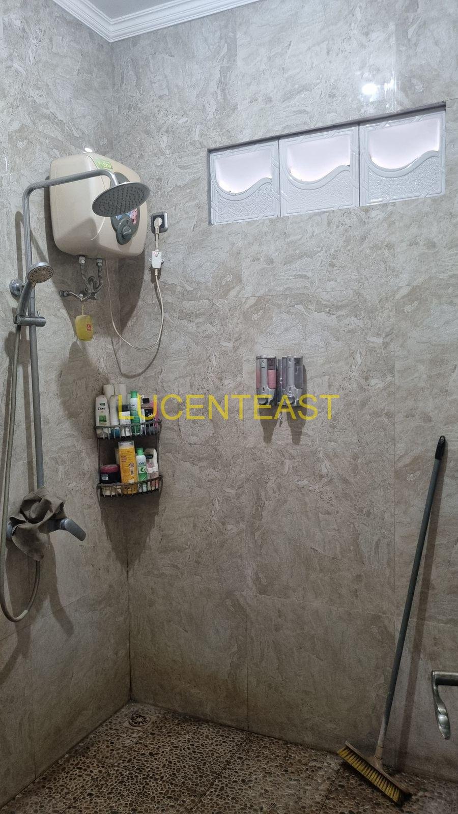 JUAL RUMAH LOKASI STARTEGIS RENON