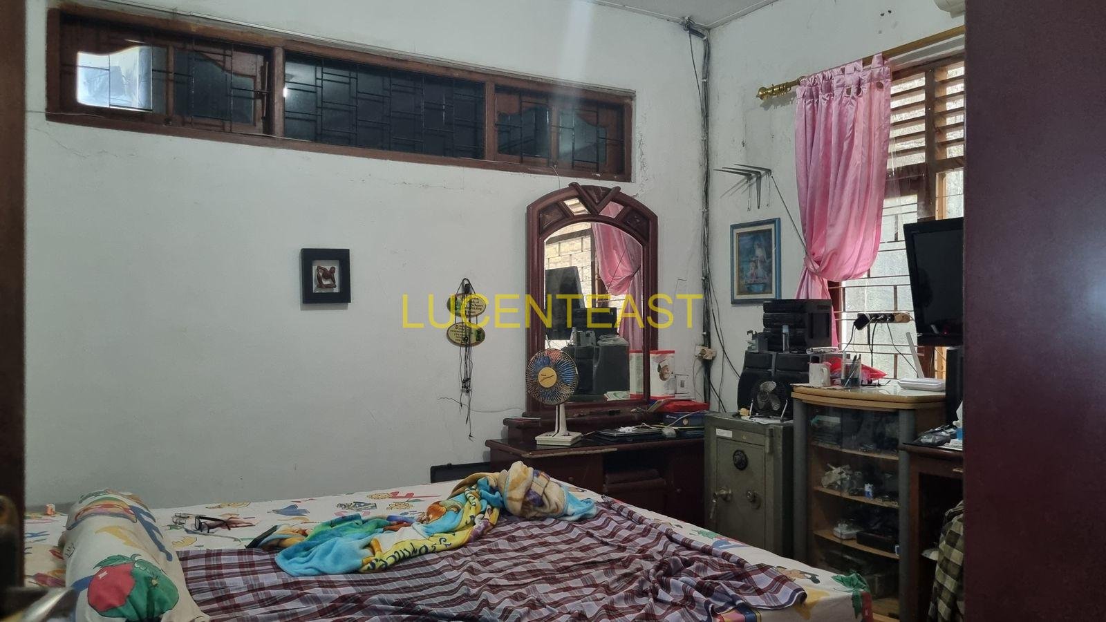 JUAL RUMAH LOKASI STARTEGIS RENON
