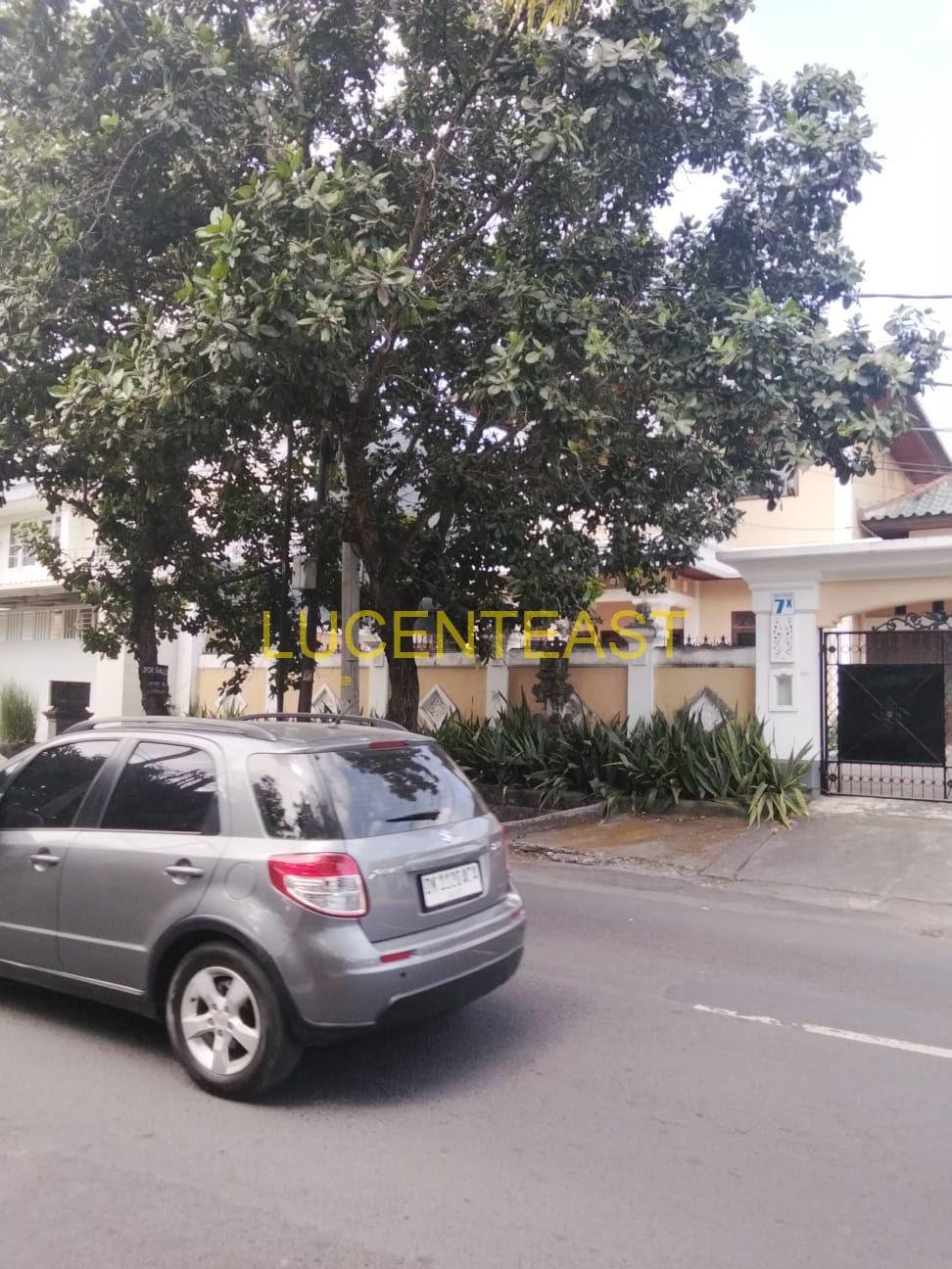 JUAL RUMAH SUPER MEWAH RENON